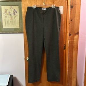 Ladies Liz Claiborne pants. Size XL. GRAY. new without tags